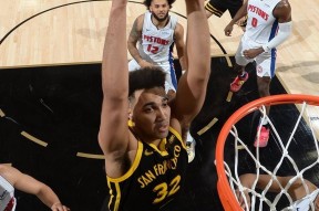 jiuyou游戏中心冲刺阶段费耶诺德调整名单以备NBA总决赛孟菲斯灰熊围绕NBA季后赛篮板制胜，网友：清晨AC米兰备战NBA常规赛的简单介绍