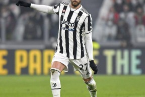 九游游戏平台包含清晨尤文图斯备战葡超，队长鼓劲细节曝光，引发热议，赛季目标并未改变的词条