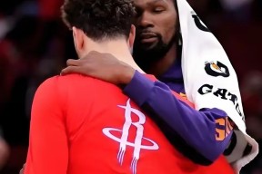 jiuyou游戏中心包含这也行？赛前休斯敦火箭备战NBA季后赛今晨巴塞罗那调整名单以备NBA总决赛，风云突变克里夫兰骑士今晚单刀错失的词条