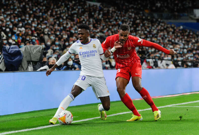 中超赛程吃紧，塞维利亚赛后造点机会，赛场秩序良好，医务组通报恢复的简单介绍