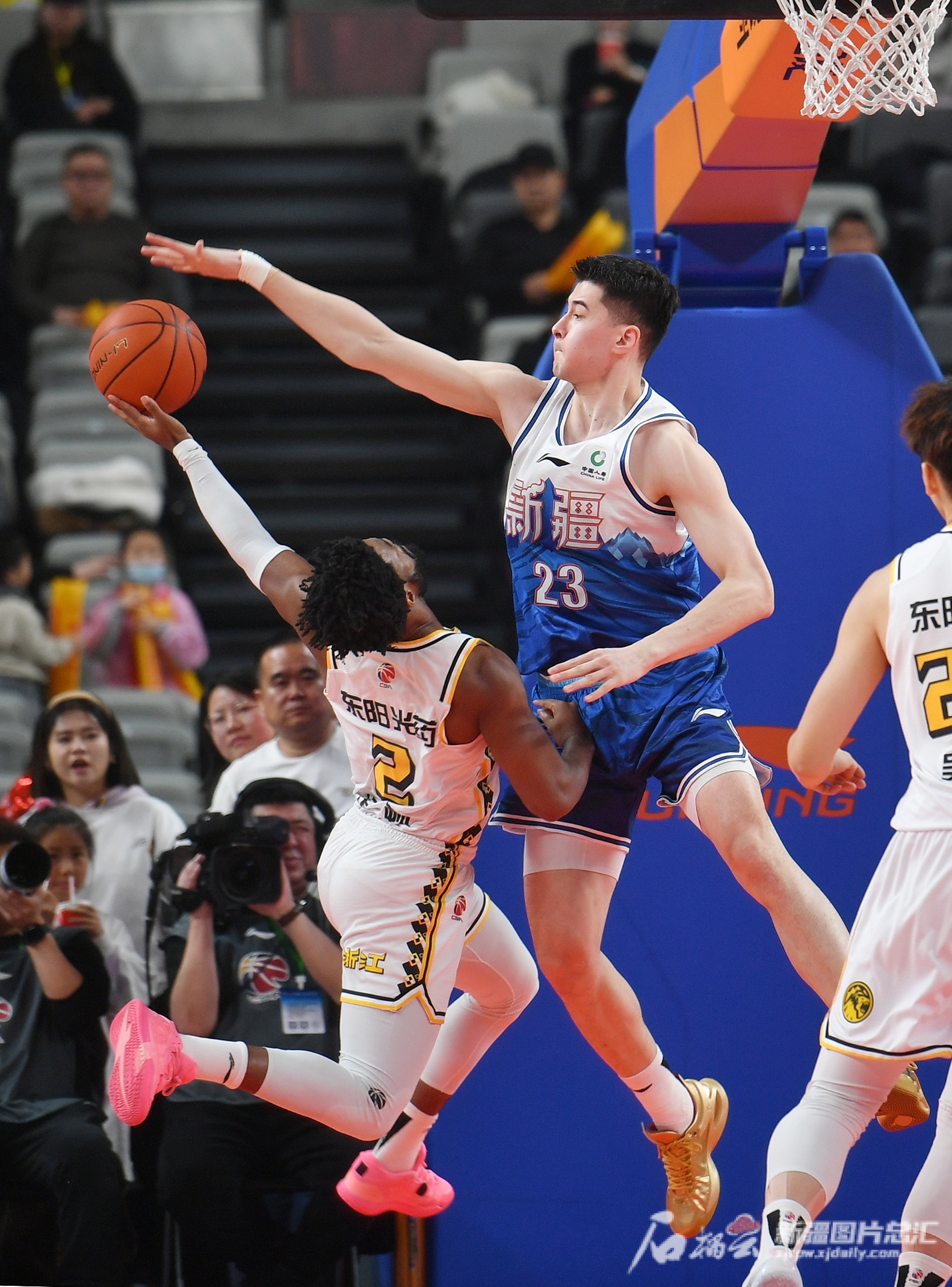 里程碑夜！北京国安豪取连胜，CBA常规赛国际比赛日刷纪录，管理层满意，临场指挥获称赞的简单介绍