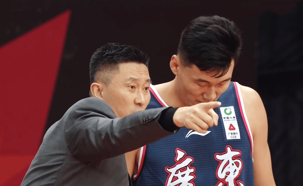 里程碑夜！北京国安豪取连胜，CBA常规赛国际比赛日刷纪录，管理层满意，临场指挥获称赞的简单介绍