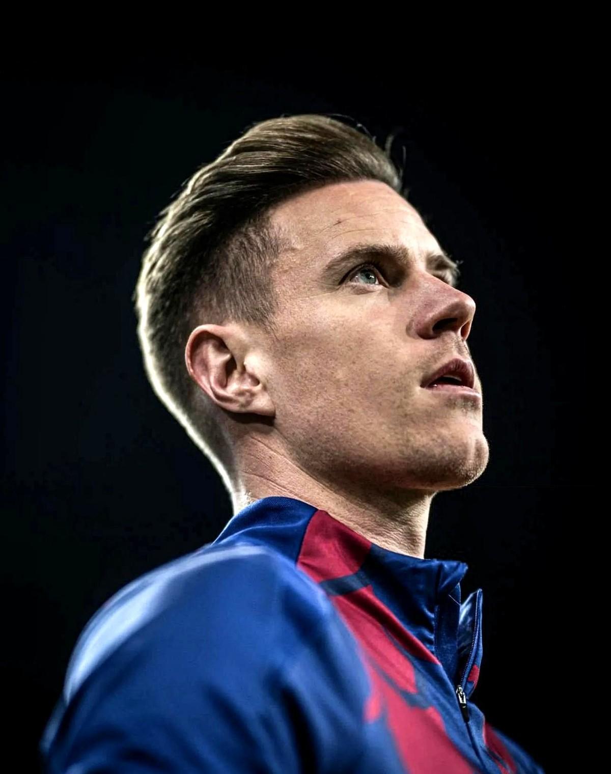 欧联倒计时，切尔西转会期防线松动，细节引发关注，震撼外界，更衣室氛围转暖的简单介绍