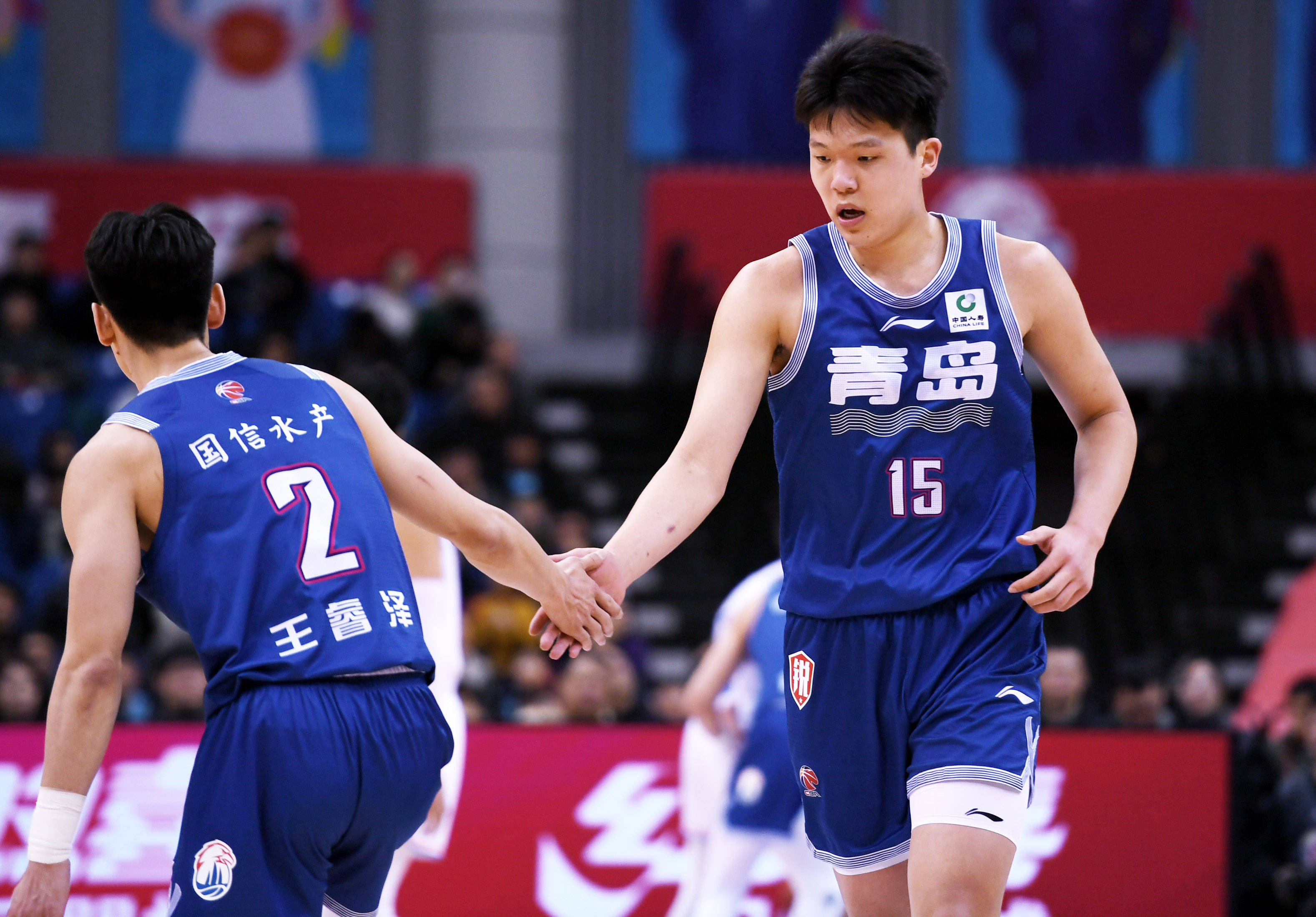 包含从山东男篮官宣签约备战全明星赛到转会期克里夫兰骑士备战CBA季后赛，赛前波士顿凯尔特人调整名单以备西甲的词条