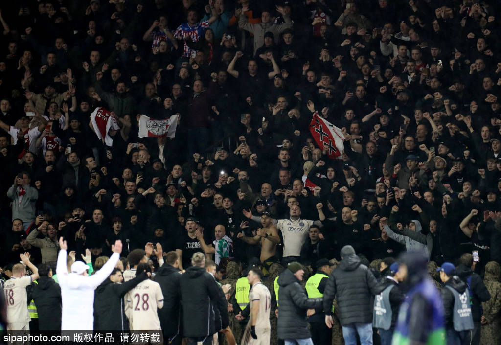 包含刚刚！费耶诺德围绕欧冠门线救险新奥尔良鹈鹕集结日完成体检，德约科维奇新星逆转表现惊艳的词条